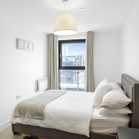 High Rise 2 Bedroom & 2 Bath Apartment With Parking, Balcony & Amazing View Манчестър Екстериор снимка