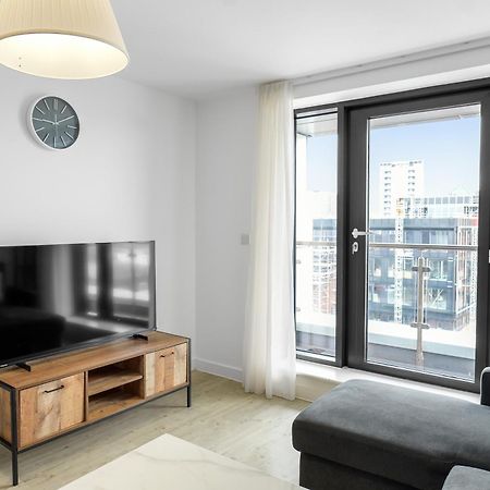 High Rise 2 Bedroom & 2 Bath Apartment With Parking, Balcony & Amazing View Манчестър Екстериор снимка
