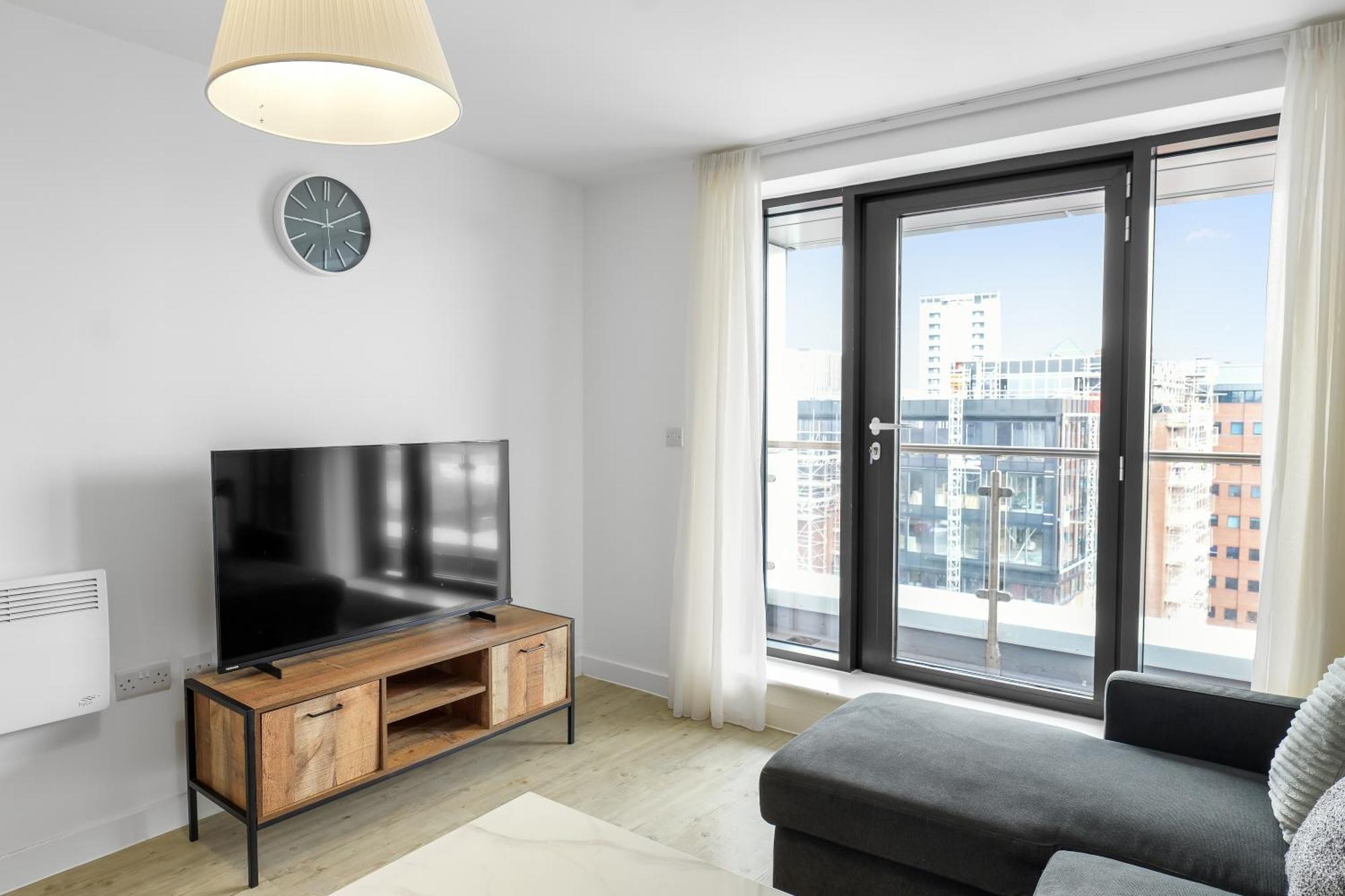 High Rise 2 Bedroom & 2 Bath Apartment With Parking, Balcony & Amazing View Манчестър Екстериор снимка
