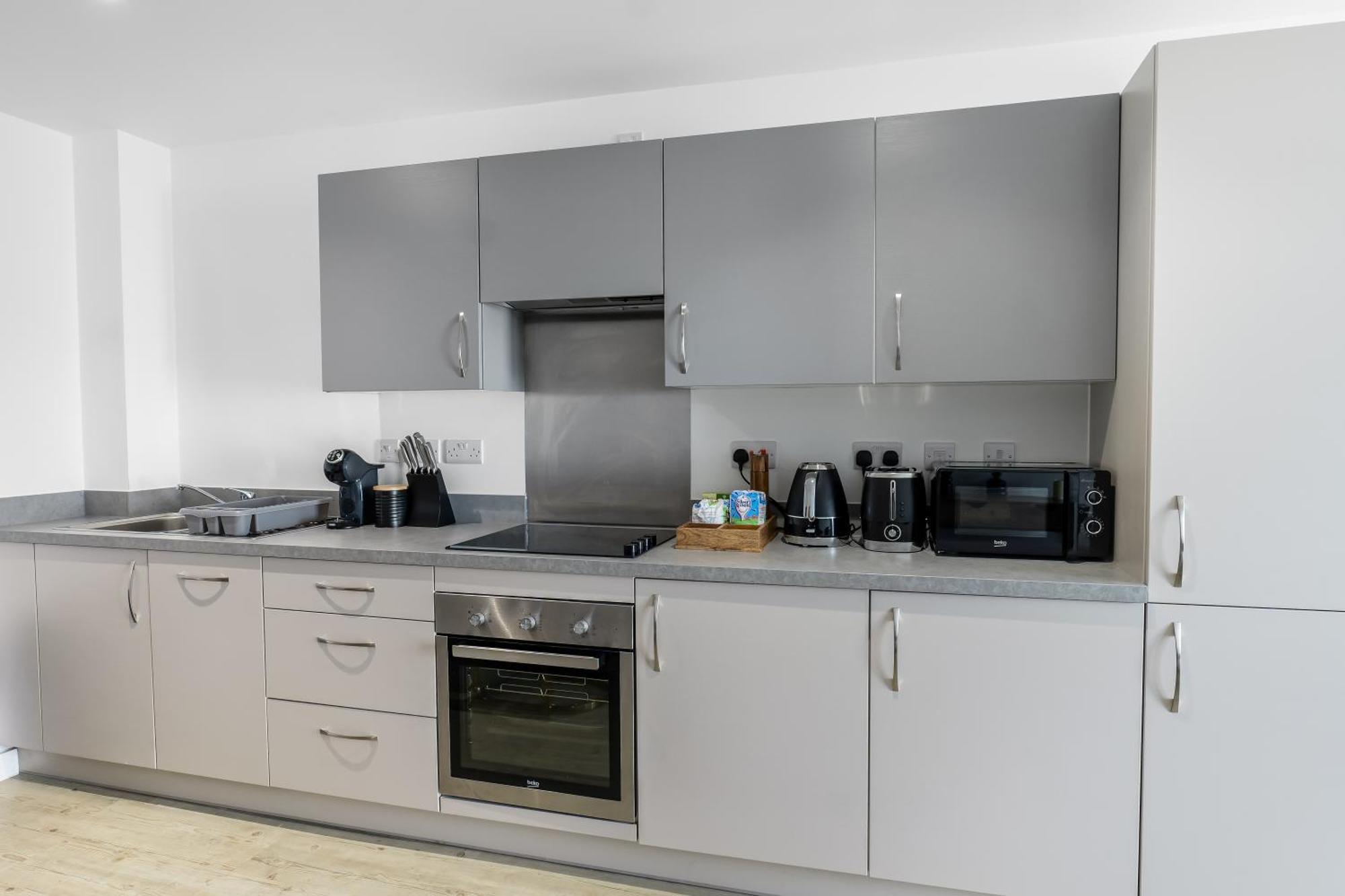 High Rise 2 Bedroom & 2 Bath Apartment With Parking, Balcony & Amazing View Манчестър Екстериор снимка